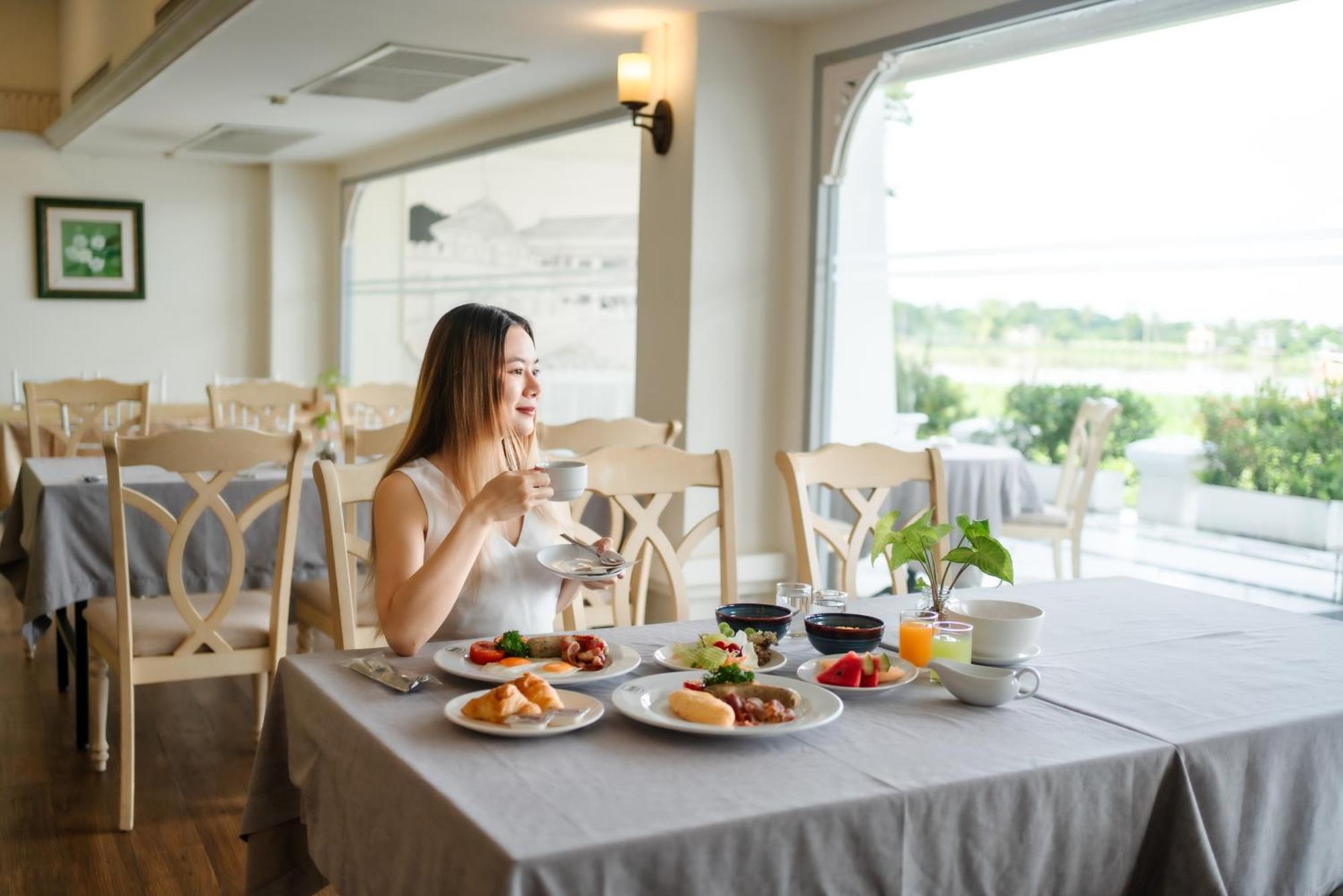 Kalanan Riverside Resort Nonthaburi Exterior photo