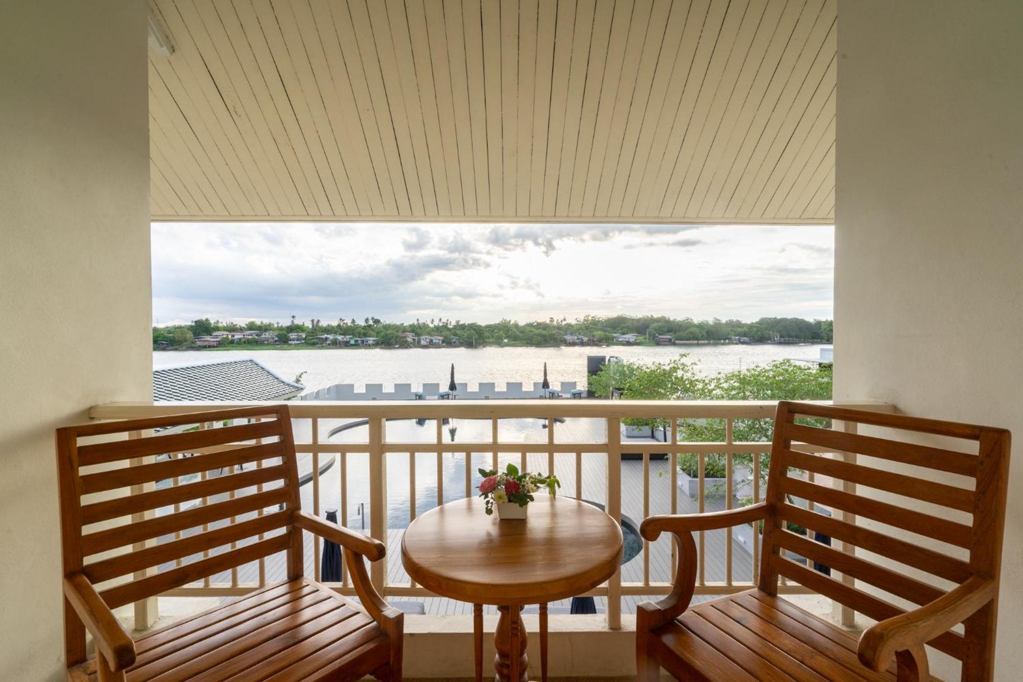 Kalanan Riverside Resort Nonthaburi Exterior photo