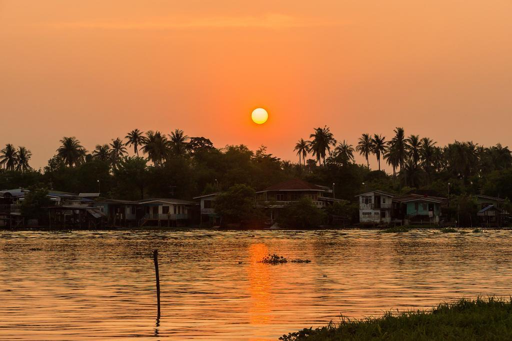 Kalanan Riverside Resort Nonthaburi Exterior photo
